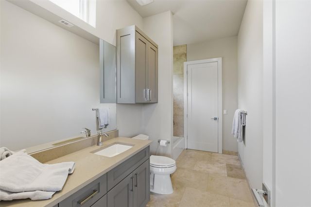 8801 Bellancia DR, Austin, TX 78738