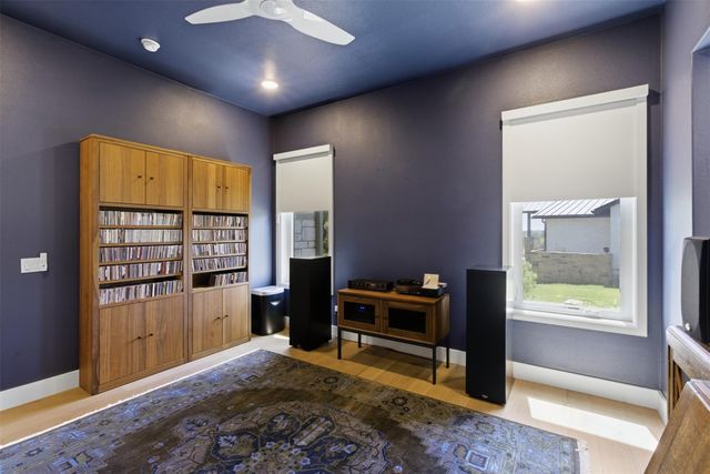 8801 Bellancia DR, Austin, TX 78738
