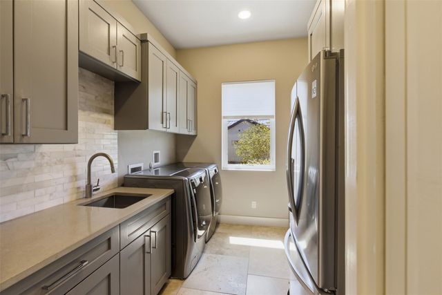 8801 Bellancia DR, Austin, TX 78738