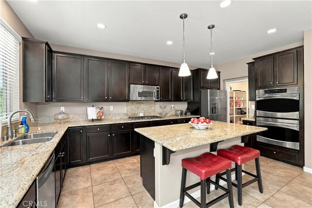 17074 Broken Rock Court, Riverside, CA 92503