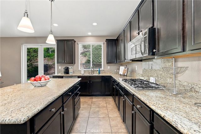 17074 Broken Rock Court, Riverside, CA 92503