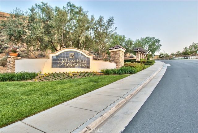 17074 Broken Rock Court, Riverside, CA 92503