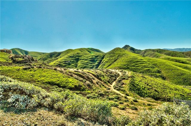 17074 Broken Rock Court, Riverside, CA 92503