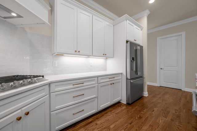 372 Weston Park, Lexington, KY 40515