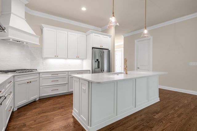 372 Weston Park, Lexington, KY 40515