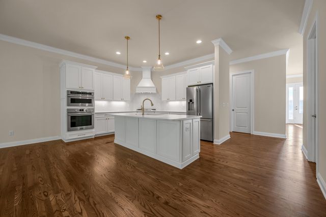 372 Weston Park, Lexington, KY 40515