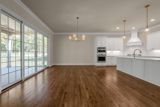 372 Weston Park, Lexington, KY 40515