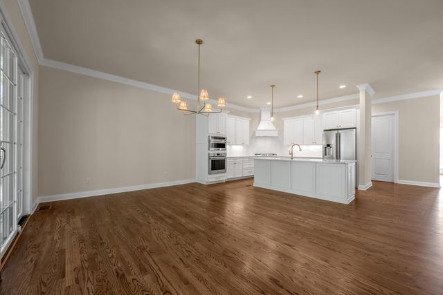 372 Weston Park, Lexington, KY 40515