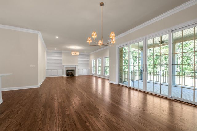 372 Weston Park, Lexington, KY 40515