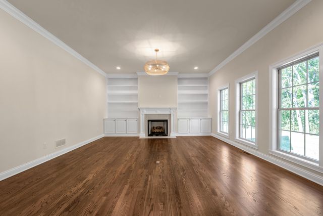 372 Weston Park, Lexington, KY 40515