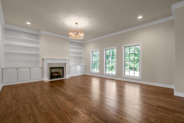 372 Weston Park, Lexington, KY 40515