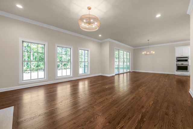 372 Weston Park, Lexington, KY 40515