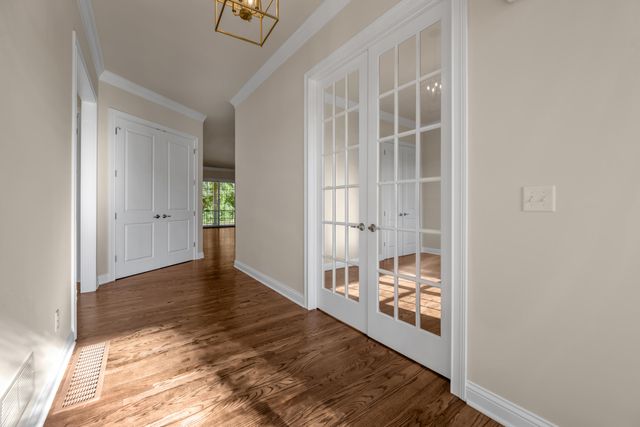372 Weston Park, Lexington, KY 40515