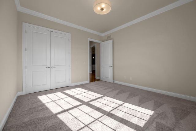 372 Weston Park, Lexington, KY 40515