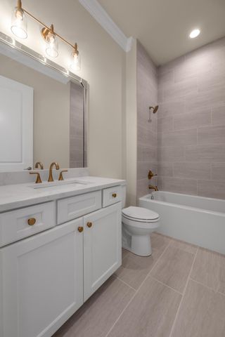 372 Weston Park, Lexington, KY 40515