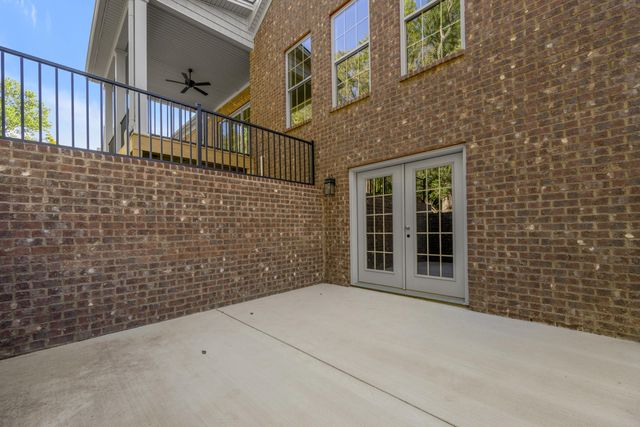 372 Weston Park, Lexington, KY 40515