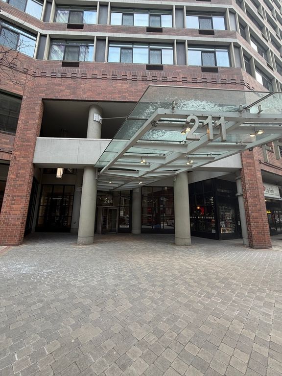 211 E Ohio Street 2425, Chicago, IL 60611