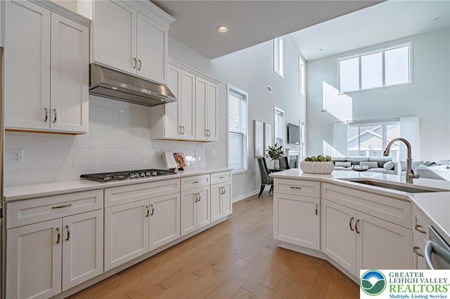 1862 Franklin Way, South Whitehall Twp, PA 18104