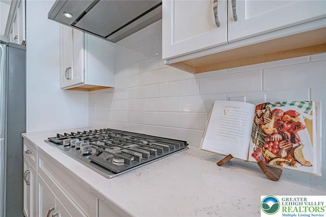 1862 Franklin Way, South Whitehall Twp, PA 18104