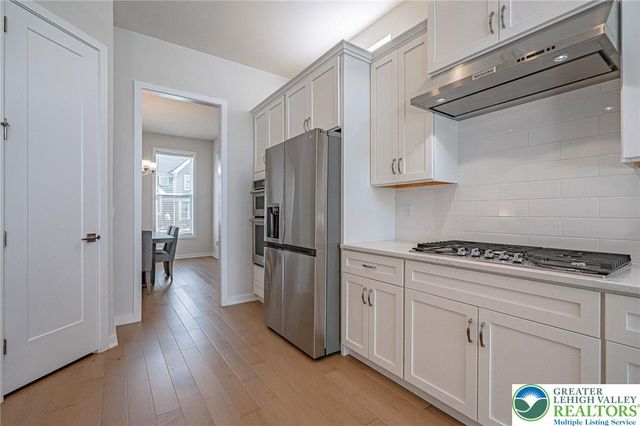 1862 Franklin Way, South Whitehall Twp, PA 18104