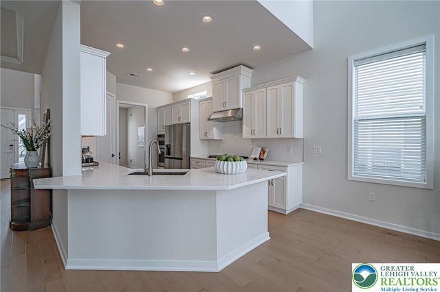 1862 Franklin Way, South Whitehall Twp, PA 18104