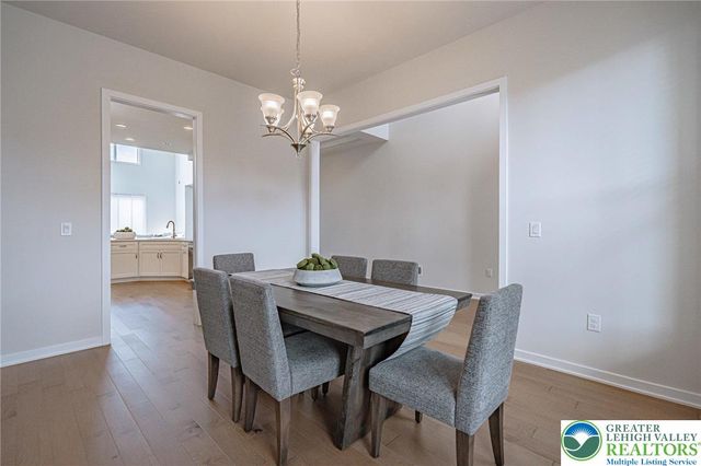 1862 Franklin Way, South Whitehall Twp, PA 18104