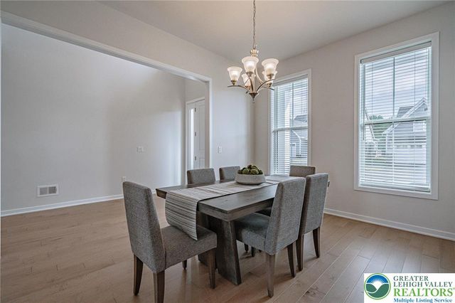 1862 Franklin Way, South Whitehall Twp, PA 18104