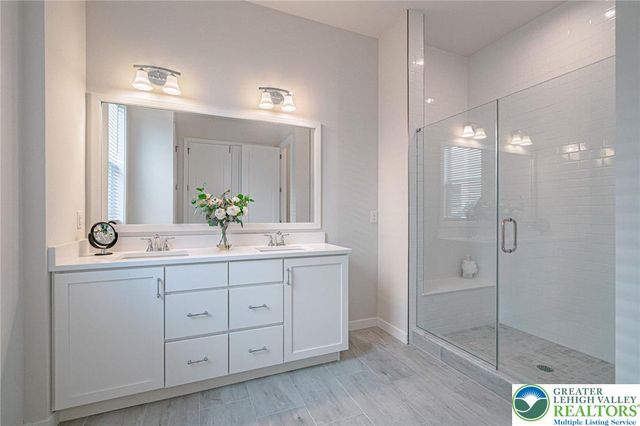 1862 Franklin Way, South Whitehall Twp, PA 18104