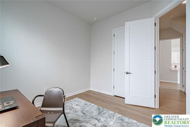 1862 Franklin Way, South Whitehall Twp, PA 18104