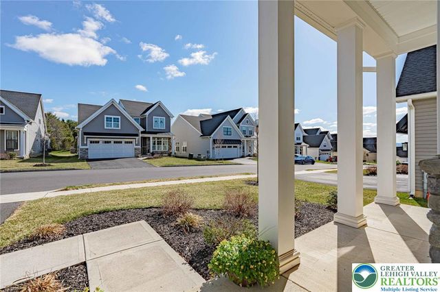 1862 Franklin Way, South Whitehall Twp, PA 18104