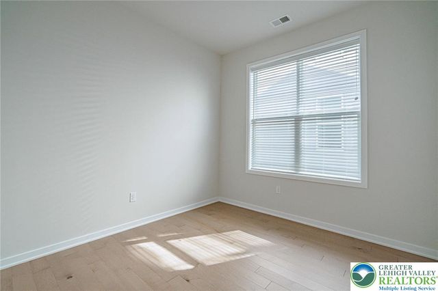 1862 Franklin Way, South Whitehall Twp, PA 18104