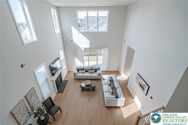 1862 Franklin Way, South Whitehall Twp, PA 18104