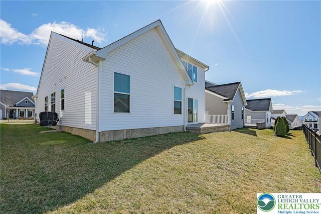 1862 Franklin Way, South Whitehall Twp, PA 18104