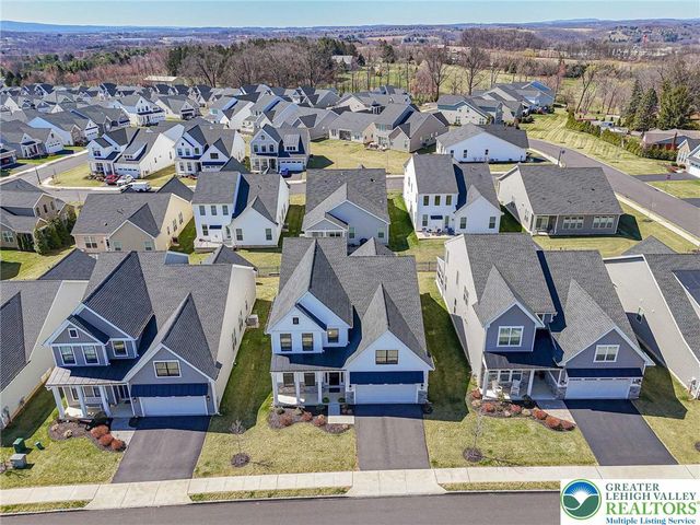 1862 Franklin Way, South Whitehall Twp, PA 18104