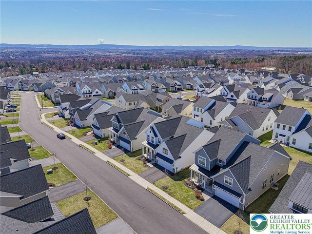 1862 Franklin Way, South Whitehall Twp, PA 18104