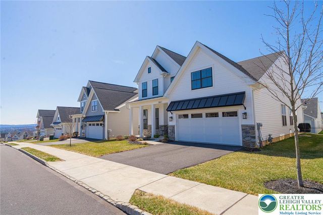 1862 Franklin Way, South Whitehall Twp, PA 18104