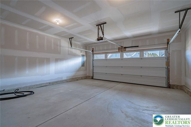 1862 Franklin Way, South Whitehall Twp, PA 18104