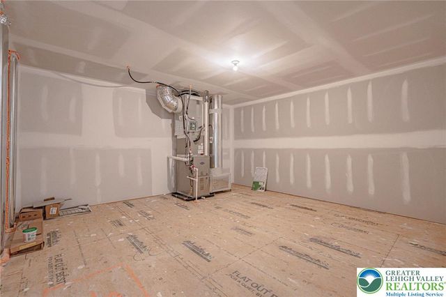 1862 Franklin Way, South Whitehall Twp, PA 18104