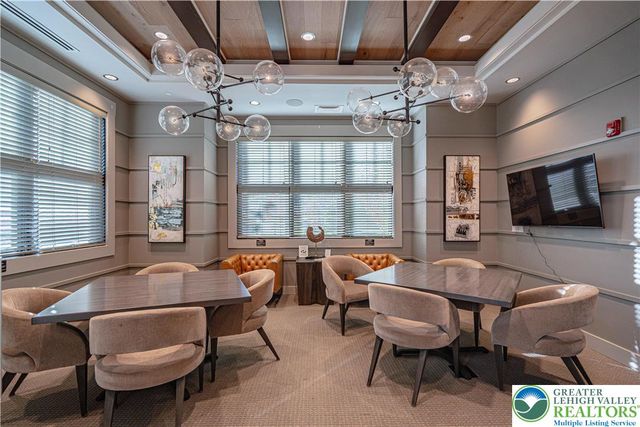 1862 Franklin Way, South Whitehall Twp, PA 18104