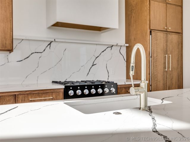 295 Falcon Tree Loop, Eufaula, OK 74432