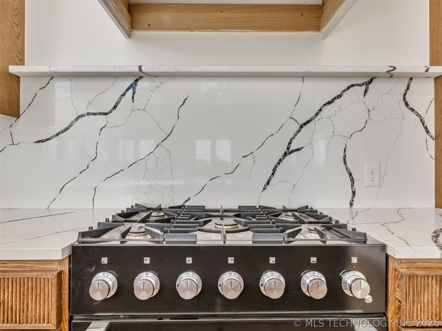 295 Falcon Tree Loop, Eufaula, OK 74432