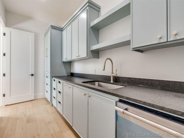 295 Falcon Tree Loop, Eufaula, OK 74432