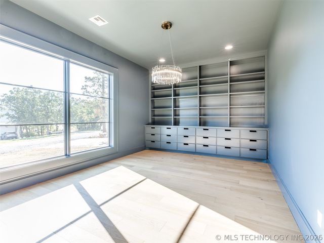 295 Falcon Tree Loop, Eufaula, OK 74432