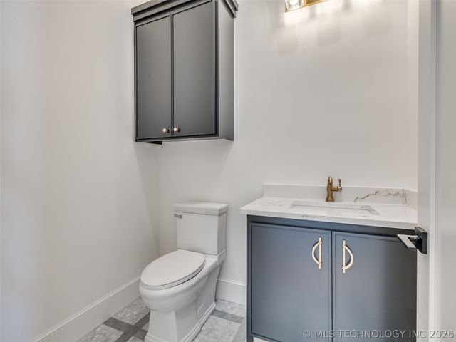 295 Falcon Tree Loop, Eufaula, OK 74432