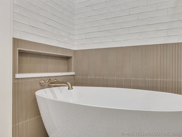 295 Falcon Tree Loop, Eufaula, OK 74432