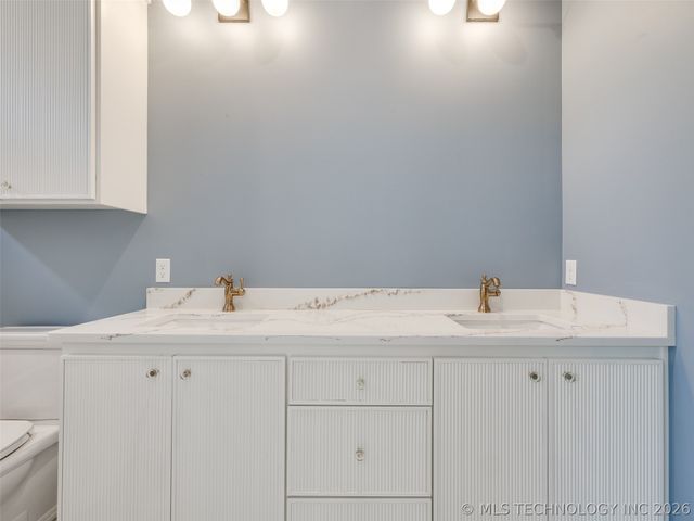 295 Falcon Tree Loop, Eufaula, OK 74432