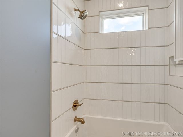 295 Falcon Tree Loop, Eufaula, OK 74432