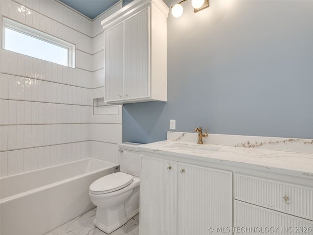 295 Falcon Tree Loop, Eufaula, OK 74432