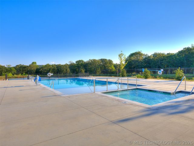 295 Falcon Tree Loop, Eufaula, OK 74432