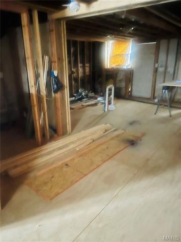 6838 Julian Avenue, St Louis, MO 63130